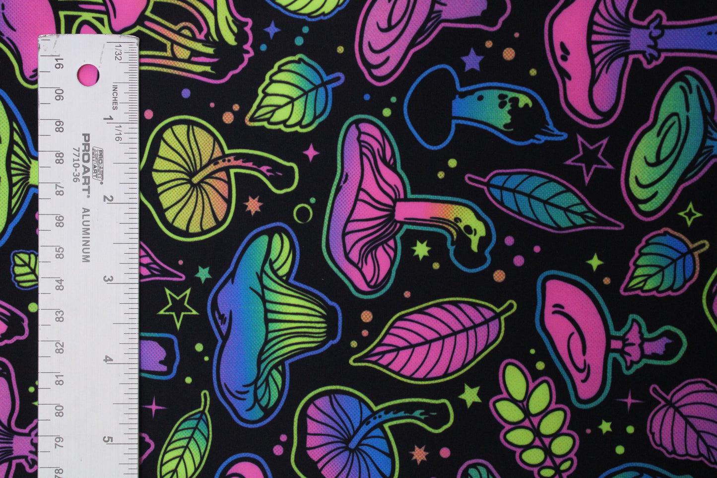Psychadelic Mushrooms - BlackLight Reactive